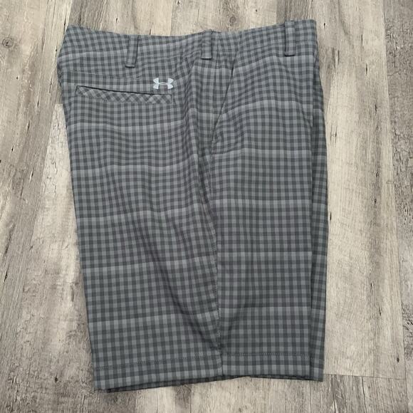 Under Armour Golf Shorts Mens Sz 40 Match Play Gray Gingham Plaid Performance - Picture 1 of 6